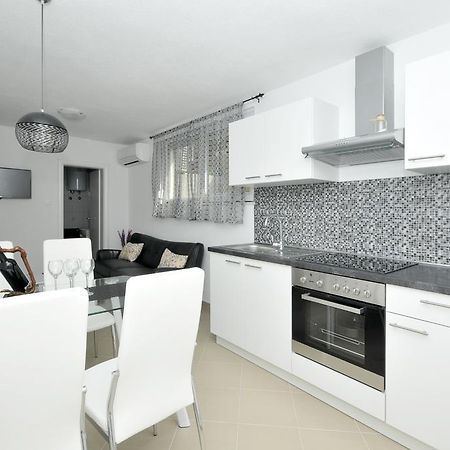 Apartmani Mijatovic Trogir Exteriör bild